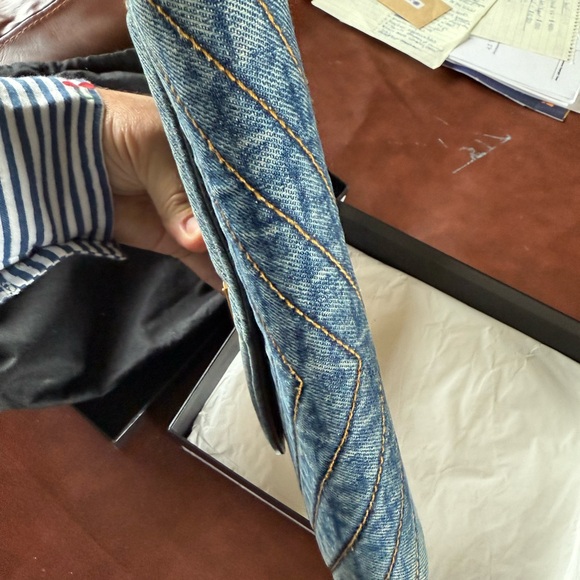 Yves Saint Laurent Blue Denim Wallet on Chain - Picture 5 of 10